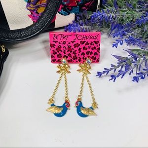 BETSEY JOHNSON | Gold Bow Bird Earrings